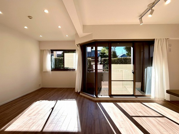 アールヴェール荻窪北_陽当り良好なリビングダイニングの写真