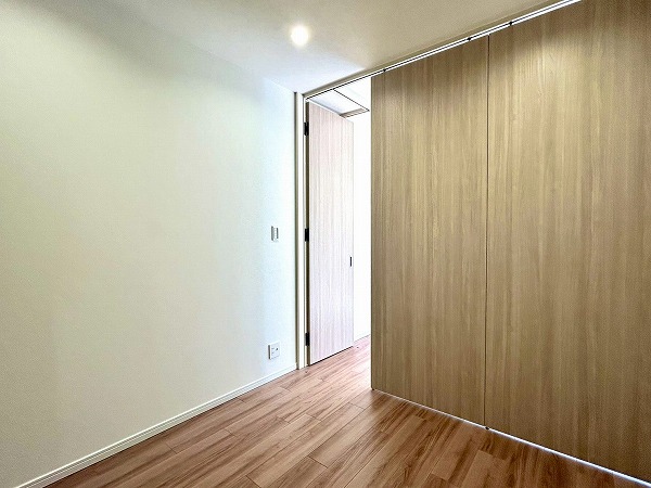 アールヴェール荻窪北_可動間仕切り付きの約4.5帖の洋室の写真