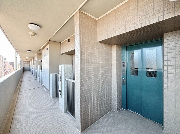 アールヴェール文京大塚公園　外廊下