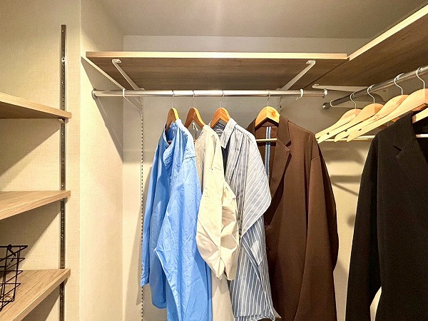 朝日シティパリオ高井戸_収納力抜群なマルチウォークインクローゼットの写真
