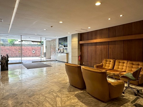 碑文谷マンション　共用ロビー