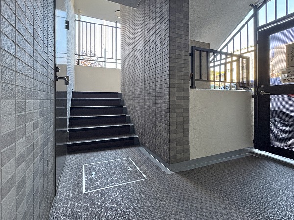 パルミナード森ヶ崎公園　外階段