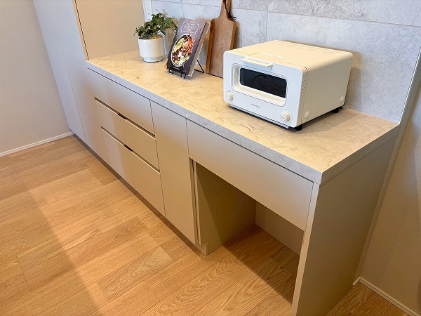 テラス渋谷美竹_カップボード収納の写真1