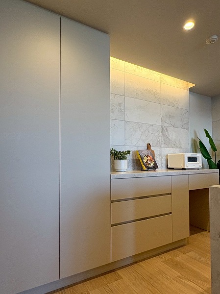 テラス渋谷美竹_カップボード収納の写真2