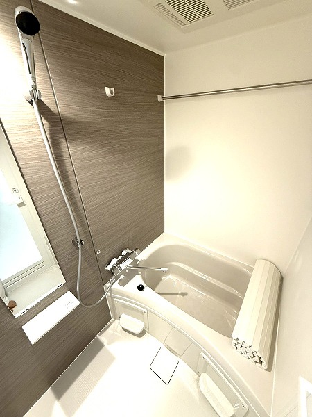 亀戸リリエンハイム_デザインパネルのバスルームの写真