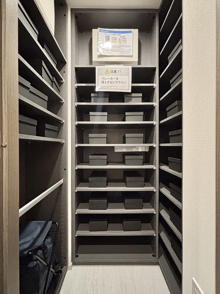 ブリリア一番町_大きなシューズインクローゼットの写真