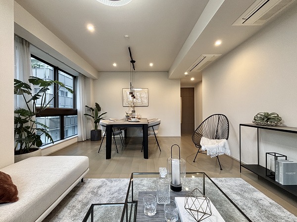 ブリリア一番町_南向きのリビングダイニングキッチンの写真