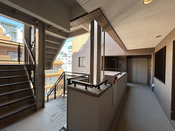 ウィン麻布十番ハラビル 外廊下