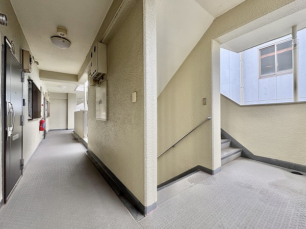 用賀ガーデンフラッツ 外階段と外廊下