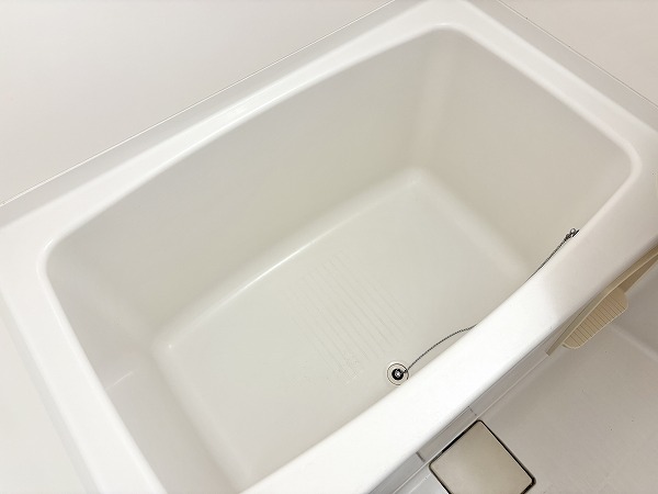シャロン・ド・成城_コンパクトなバスタブの写真