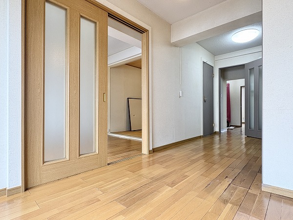 シャロン・ド・成城_コンパクトなリビングダイニングキッチンの写真