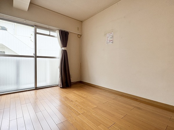 シャロン・ド・成城_南向きのリビングダイニングキッチンの写真