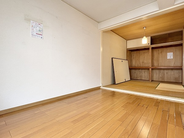 シャロン・ド・成城_メインのベットルームに最適な洋室の写真