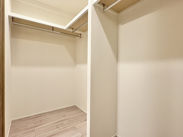 クレッセント千歳船橋 in TASTE_ウォークインクローゼット付きの洋室の写真2 