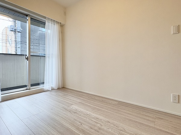 クレッセント千歳船橋 in TASTE_メインのベットルームに最適な洋室の写真 