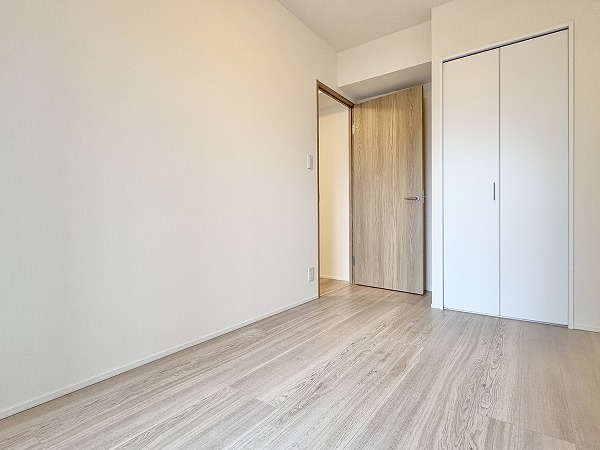 クレッセント千歳船橋 in TASTE_クローゼット付きの洋室の写真 