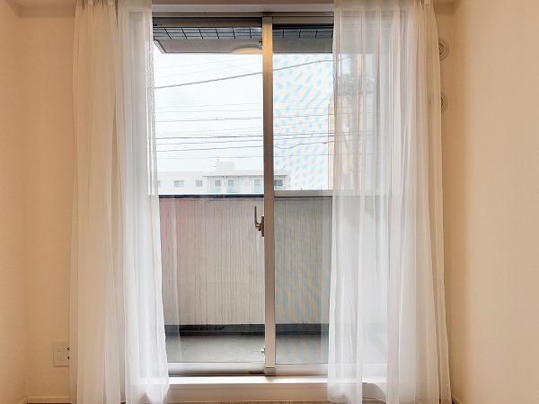 クレッセント千歳船橋 in TASTE_洋室窓の写真3 