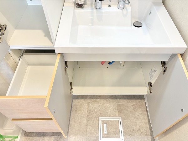 第15宮庭マンション_洗面収納の写真 