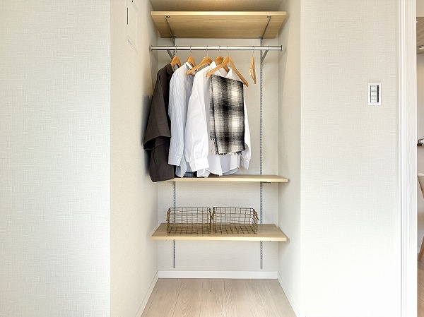 第15宮庭マンション_オープンクローゼットの写真 