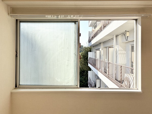 第15宮庭マンション_サッシの写真 