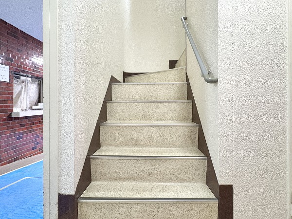 シーアイマンション桜上水 内階段