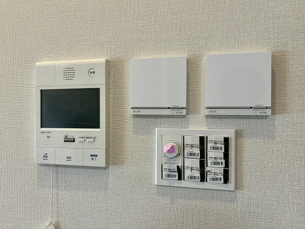 イトーピア白金高輪壱番館_床暖房とモニター付きインターホンの写真