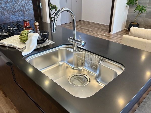 イトーピア白金高輪壱番館_浄水器一体型水栓の写真