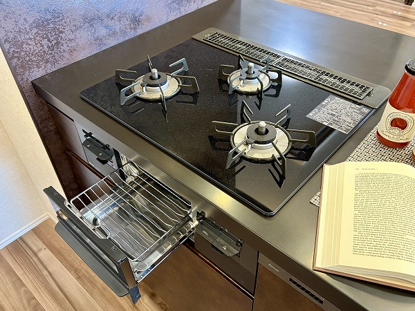 イトーピア白金高輪壱番館_グリル付3口ガスコンロの写真