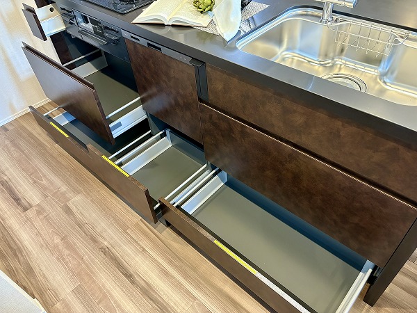 イトーピア白金高輪壱番館_キッチン収納の写真