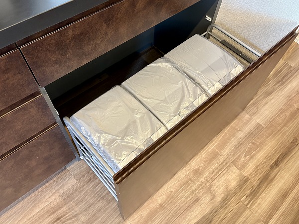 イトーピア白金高輪壱番館_備え付けのゴミ箱の写真