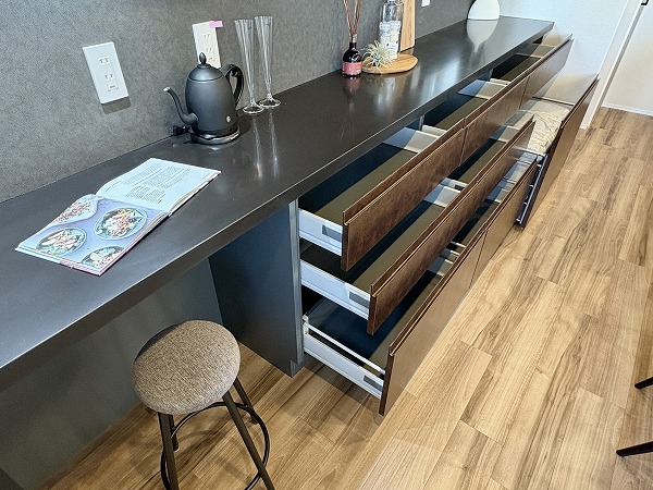 イトーピア白金高輪壱番館_カップボード兼カウンターの写真