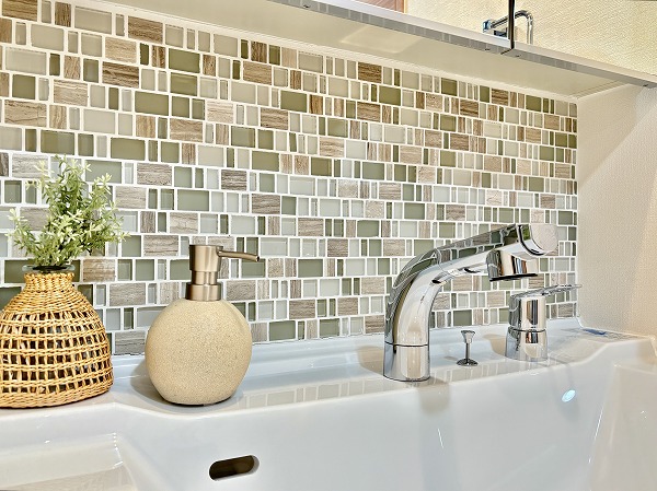 アージョ桜新町_タイルが可愛い洗面化粧台の写真