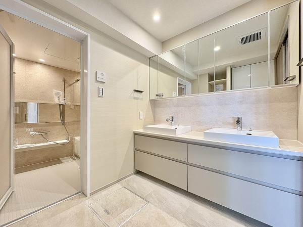 ライオンズスクエア用賀_サニタリールームの写真