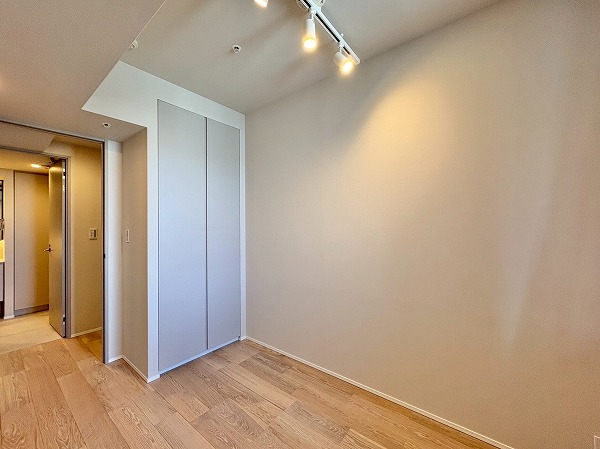 テラス渋谷美竹_メインのベットルームに最適な洋室の写真1