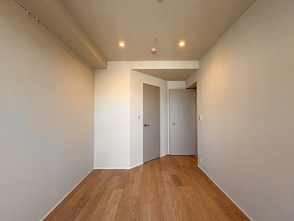 テラス渋谷美竹_メインのベットルームに最適な洋室の写真3