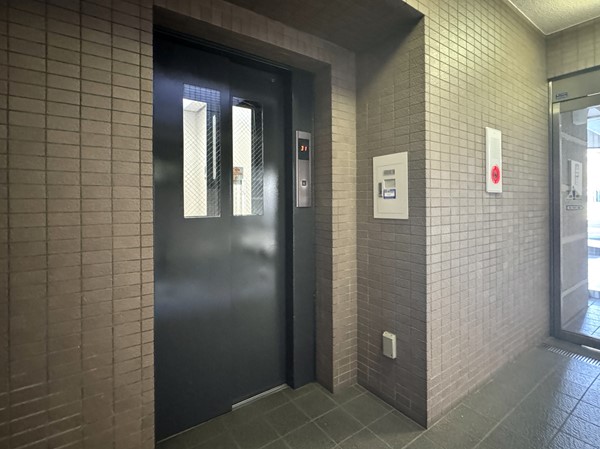 グランパーク深沢 エレベーター