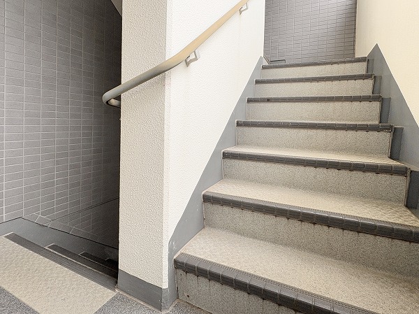 クレッセント千歳船橋 in TASTE　階段