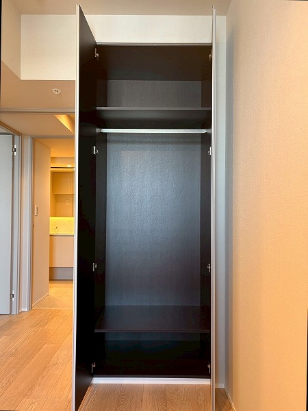 テラス渋谷美竹_クローゼット付きの洋室の写真2