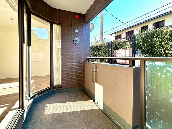 アールヴェール荻窪北_陽当たりの良いバルコニーの写真