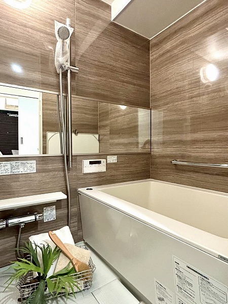 ライオンズマンション新宿東公園_お洒落なバスルームの写真