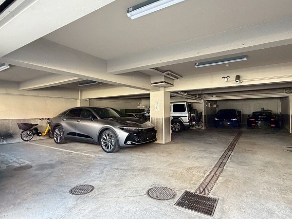 豊栄平町マンション 駐車場
