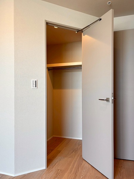 テラス渋谷美竹_ウォークインクローゼット付きの洋室の写真1