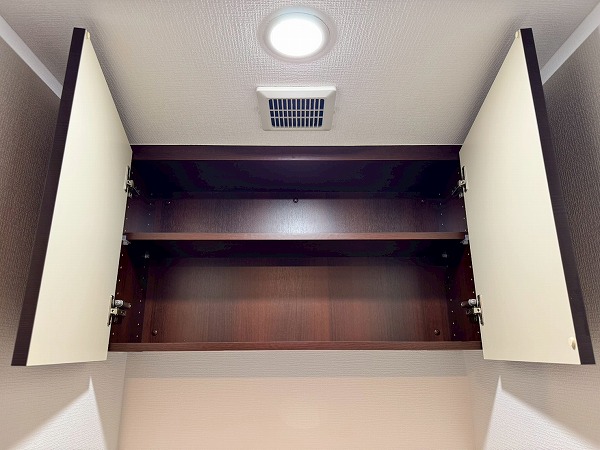 シティハウス広尾南_トイレ上部の収納の写真
