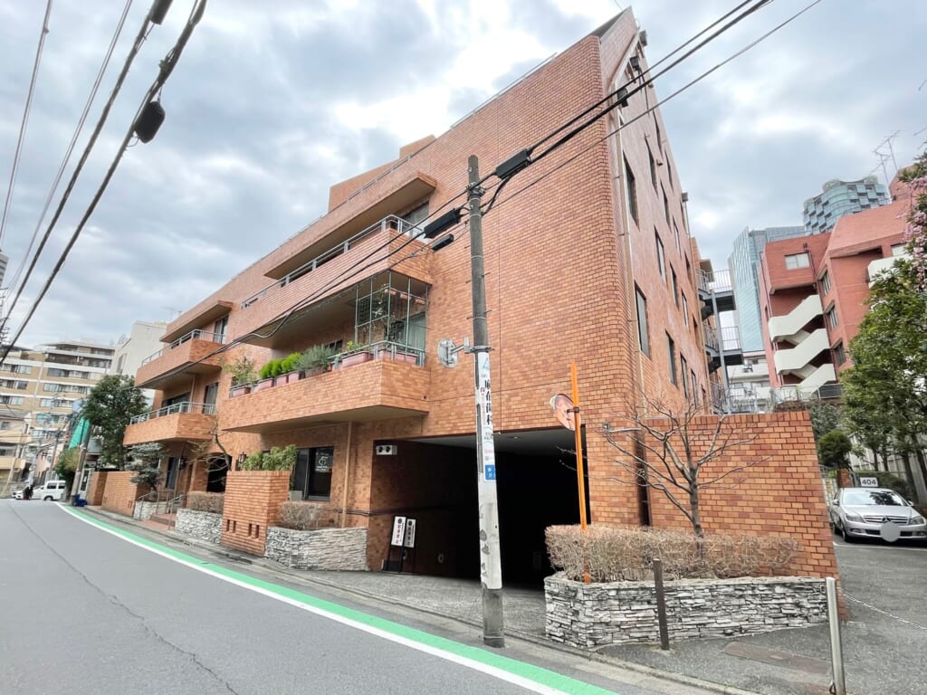 ハイ・トリオ赤坂八丁目