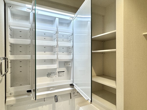 マイキャッスル池上ガーデンコート_ミラーキャビネット 