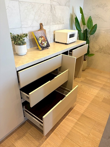 テラス渋谷美竹_キッチン収納の写真3