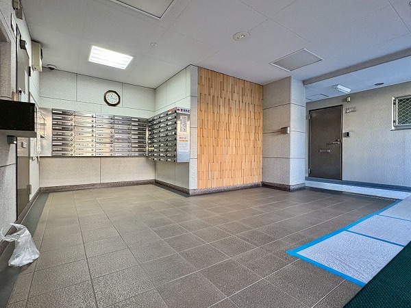 エンゼルハイム梅屋敷　エントランス