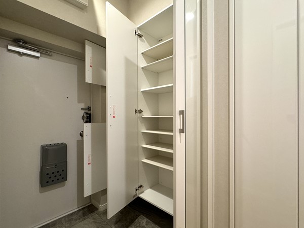 西蒲田スカイハイツ_玄関収納の写真 