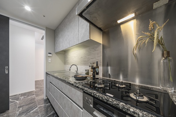 パークコート虎ノ門愛宕タワー_広いキッチンの写真