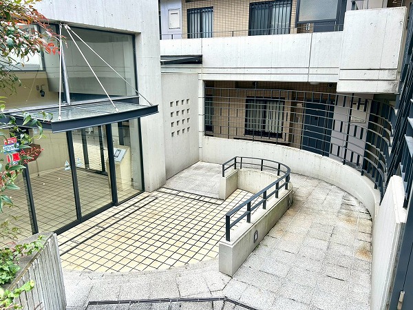 ライフアップ高井戸　アプローチ